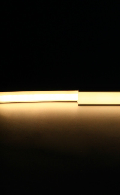 Slim Light Fixture 2.3W, 200LM/FT